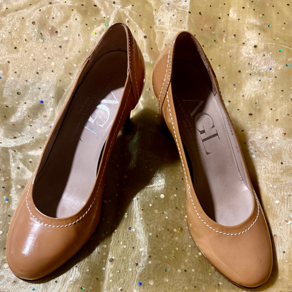 Agl Italy Tan White Stitch Patent Leather Stacked Wood Heel Pumps Womens 39 Us 9